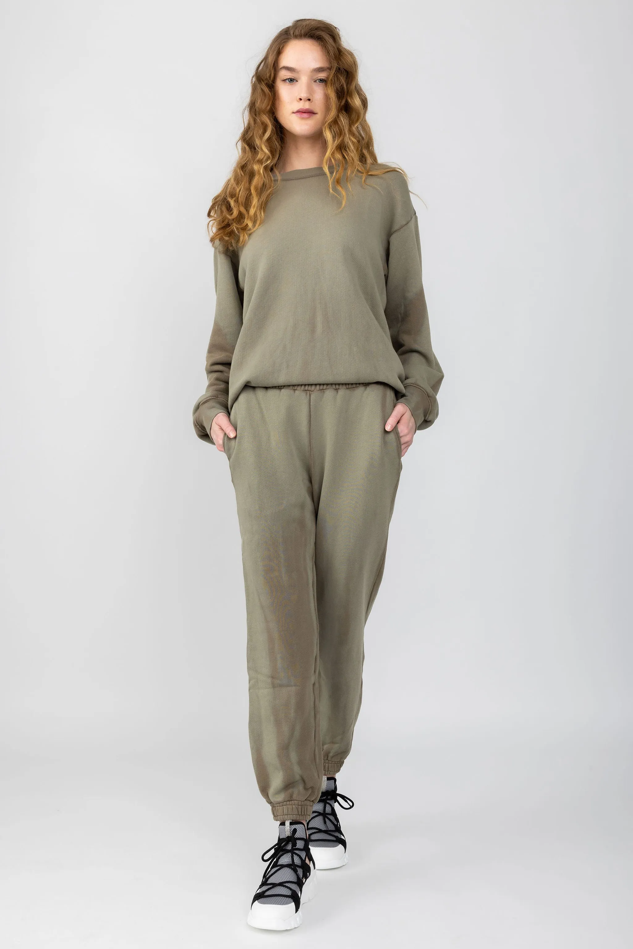 Brooklyn Sweatpant in Chai Cast