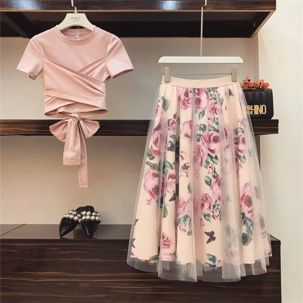 Outfit-Set: Wrap-Style Crop Top With Bowknot   Floral Skirt With Mesh Layer